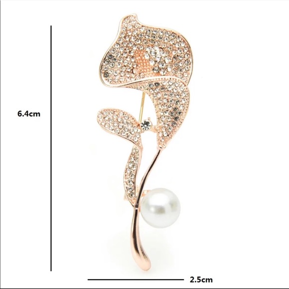 Lily Pearl Brooch - Picture 2 of 5